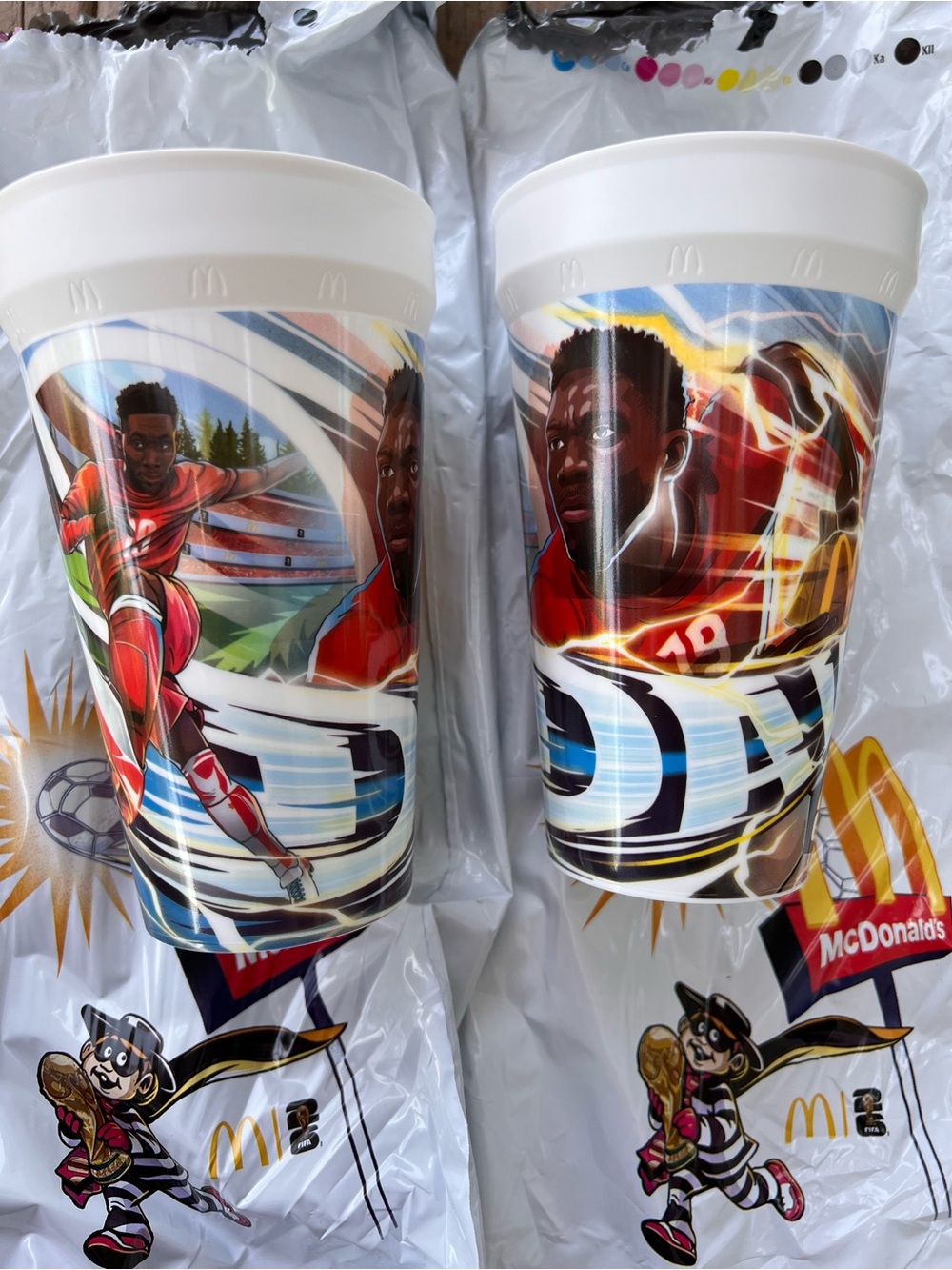 McDonald’s FIFA 2026 Alphonso Davies / Team Canada / Set of 2 Cups / New - Picture 3 of 5